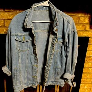 Oversized women’s lights denim jacket